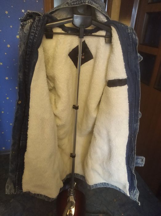 Пальто новое зимнее, джинсовые.