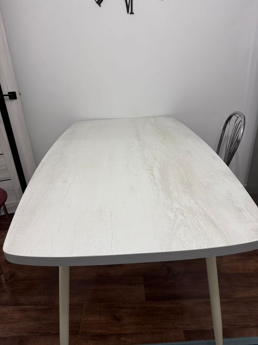 Продам кухонный стол