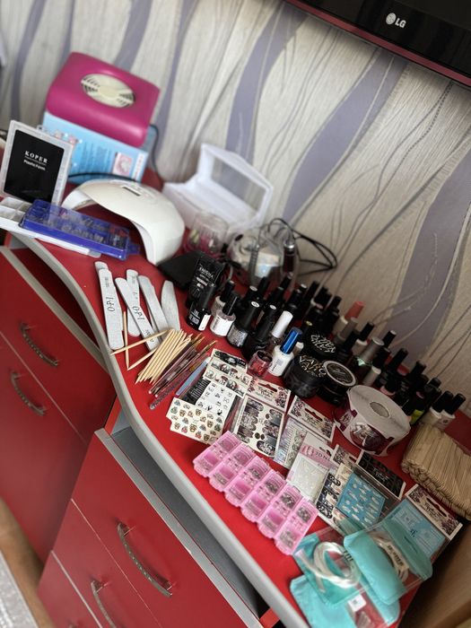 Продам маникюрный стол в наборе