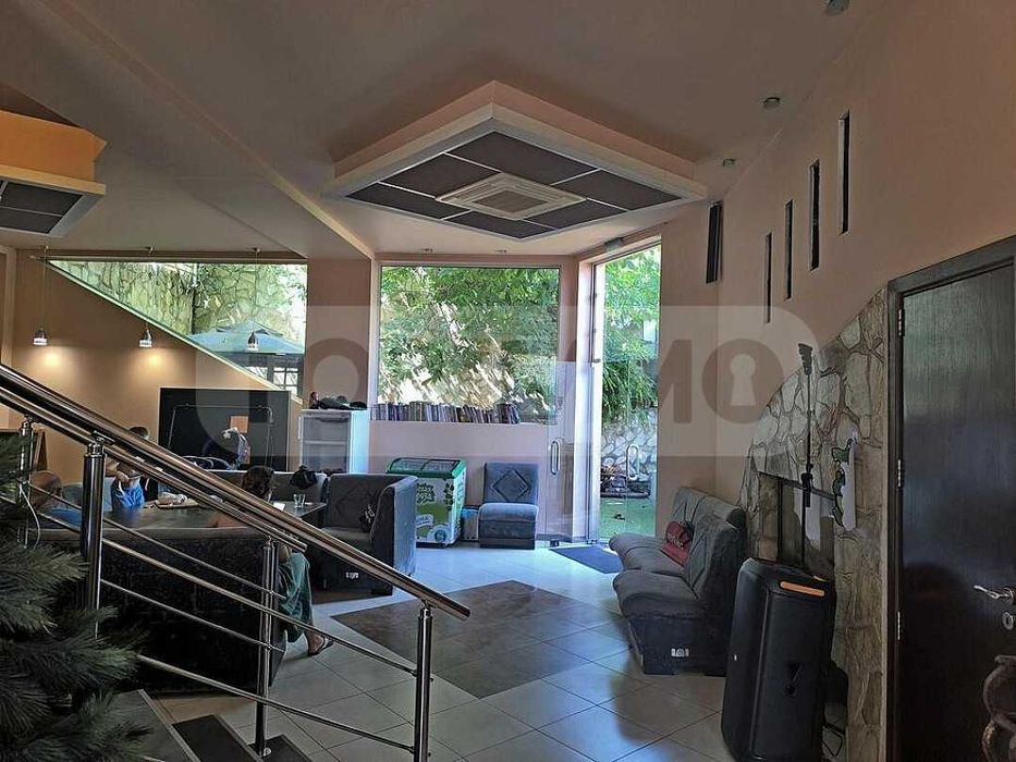 Двустаен апартамент в м-т Ален мак