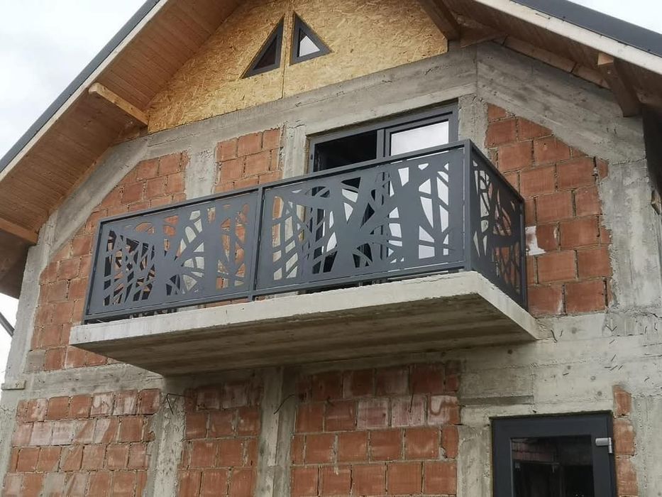 Balustrada din tablă decupată