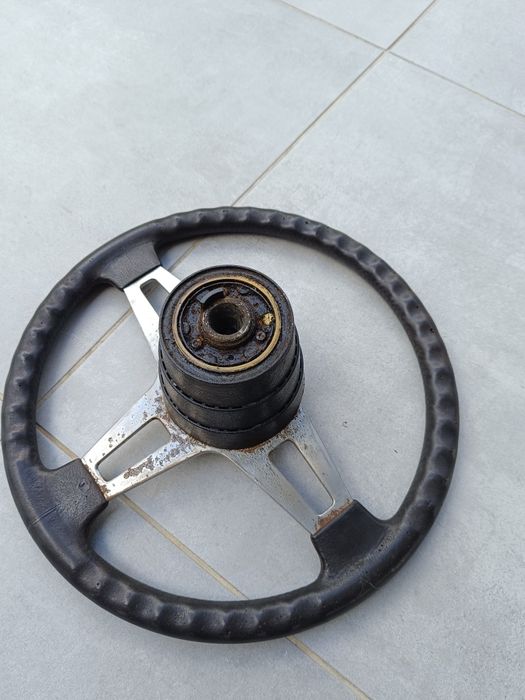 Vând volan golf 1 GTI/spucknapf