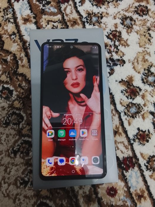 Продам телефон Vivo V27e