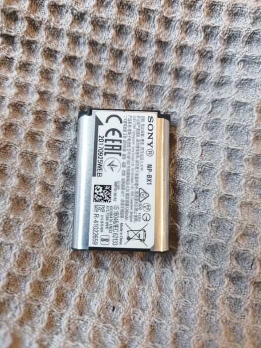 Sony Cyber-shot DSC-HX60 – 20.4 MP / 30x zoom / Wi-Fi / NFC