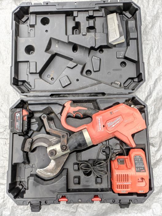 Акумулаторна хидравлична резачка Milwaukee M18
