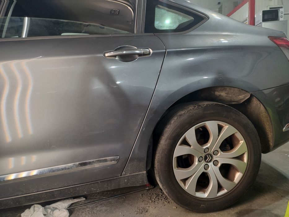 Reparam îndoituri ale caroseriei fără revopsire Pdr Ppf detailing