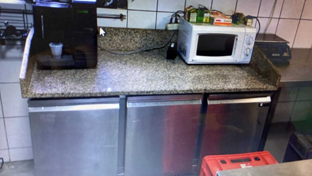 Професионална пица пещ RAPIDO с въртящ се плот за 6бр. Пици/72бр./час