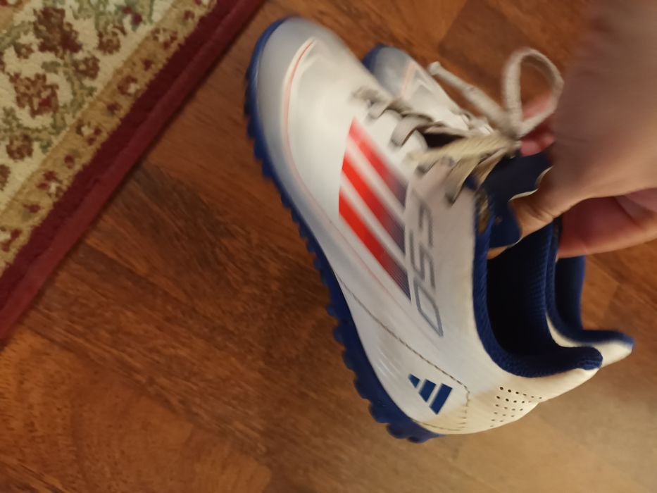 Adidasi de la adidas mărimea 30