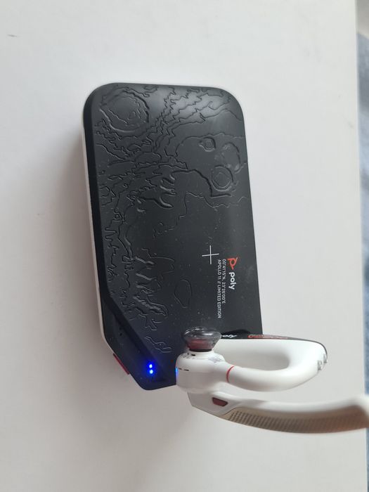 Casca plantronics voyager apollo 11 ediție limitata