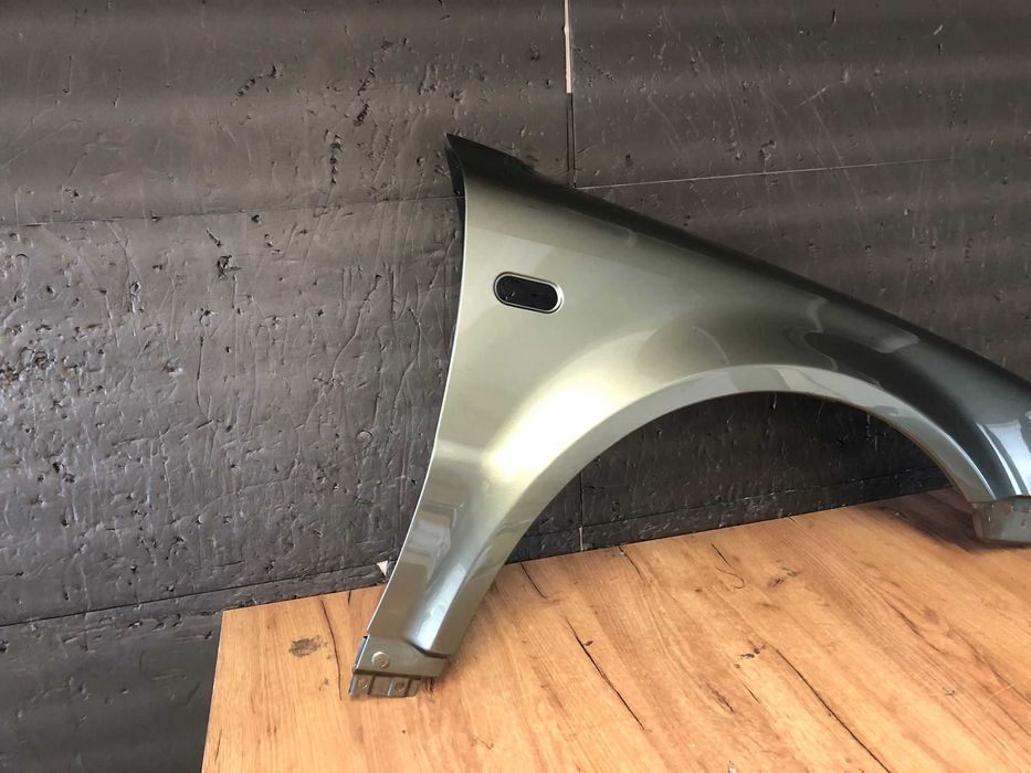 Aripa Fata Dreapta VW Passat B5.5 An 2000-2004 (LA6W (Verde))