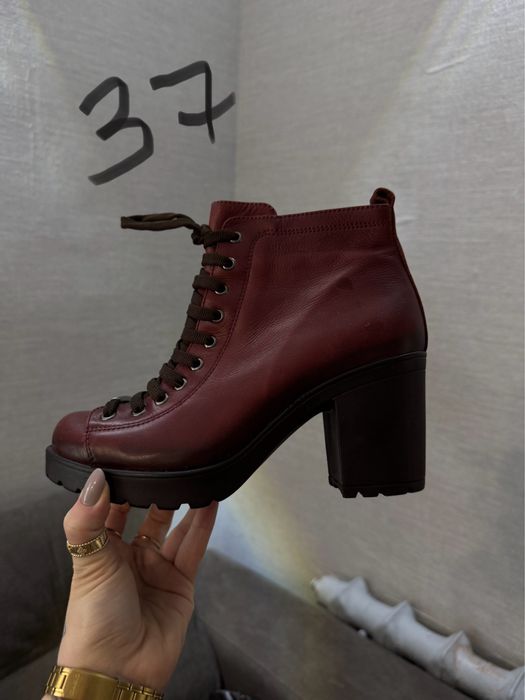 Продам женскую обувь