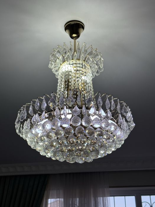 Продается люстра