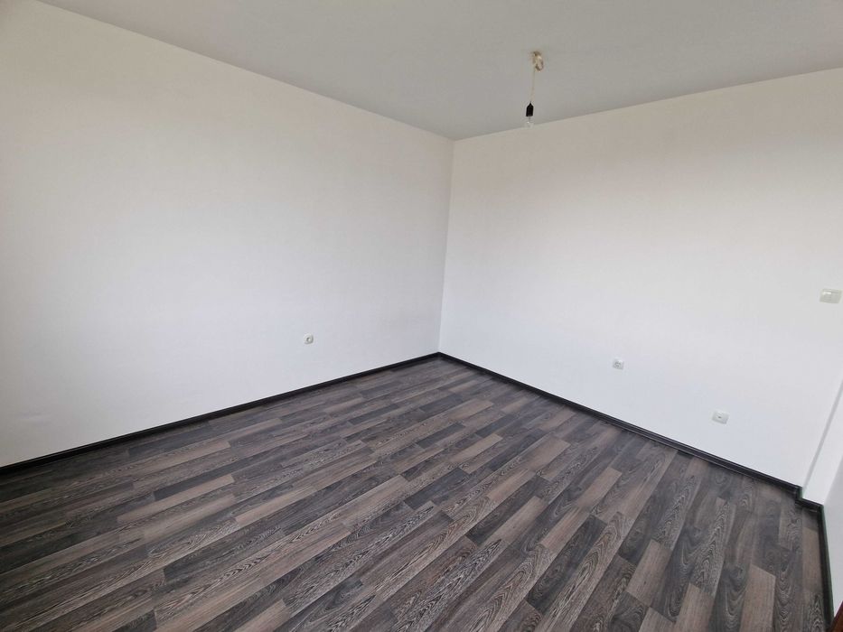 Тристаен апартамент за продажба  в кв. Еленово на гр. Благоевград.