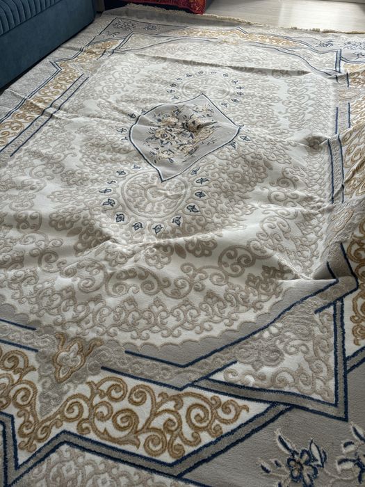 Ковёр новый чистый