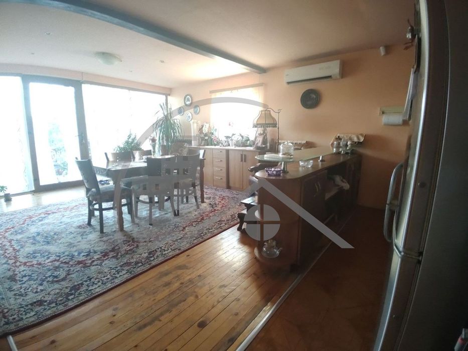 »Къща във с.Дъбравино»