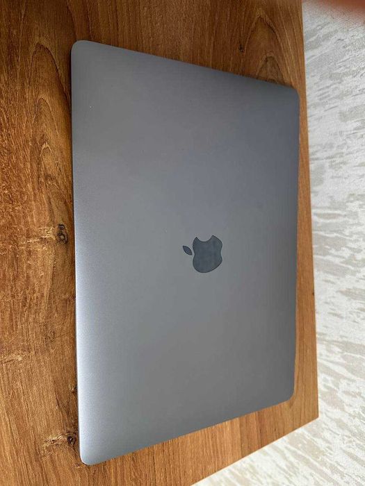 Apple MacBook Air 13 2020 m1 8/256 gb 118 циклов