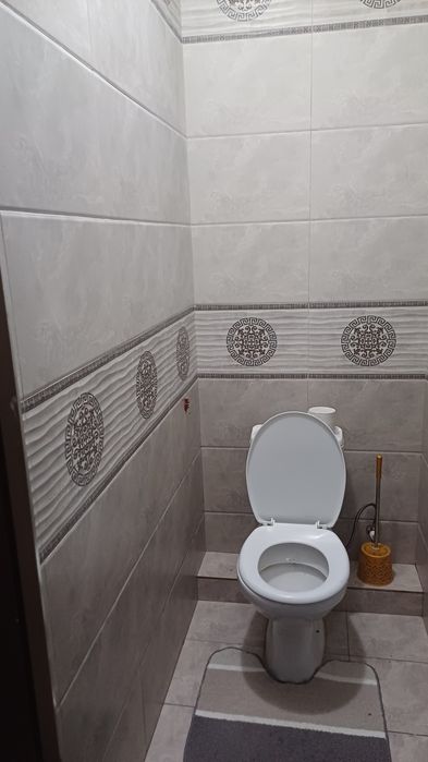 Sergili 5A 2 bekat 3 xonali uy sotiladi  Metro yonida