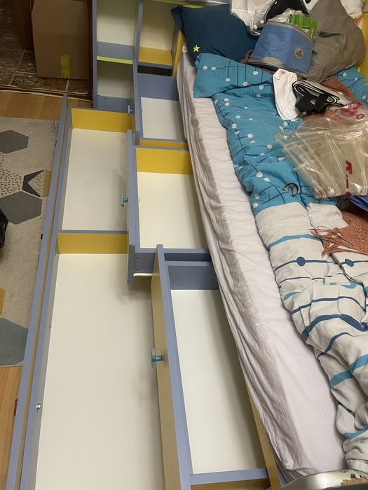Vand mobilier copii, tineret