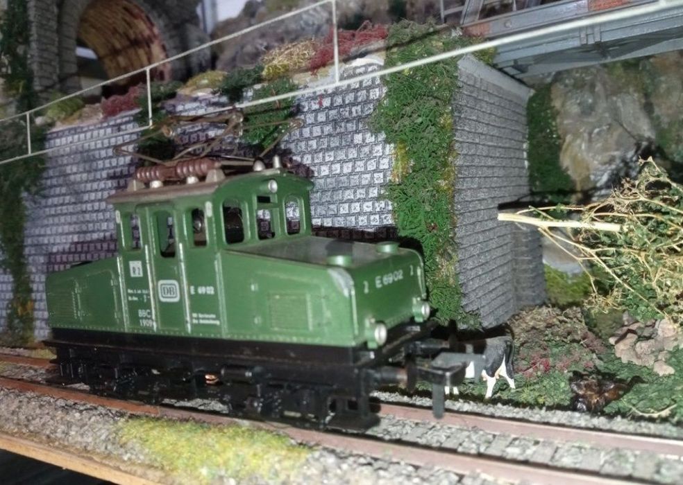 Locomotiva fleischmann scara H0, 1:87

Funcționala și servisata!

Poze