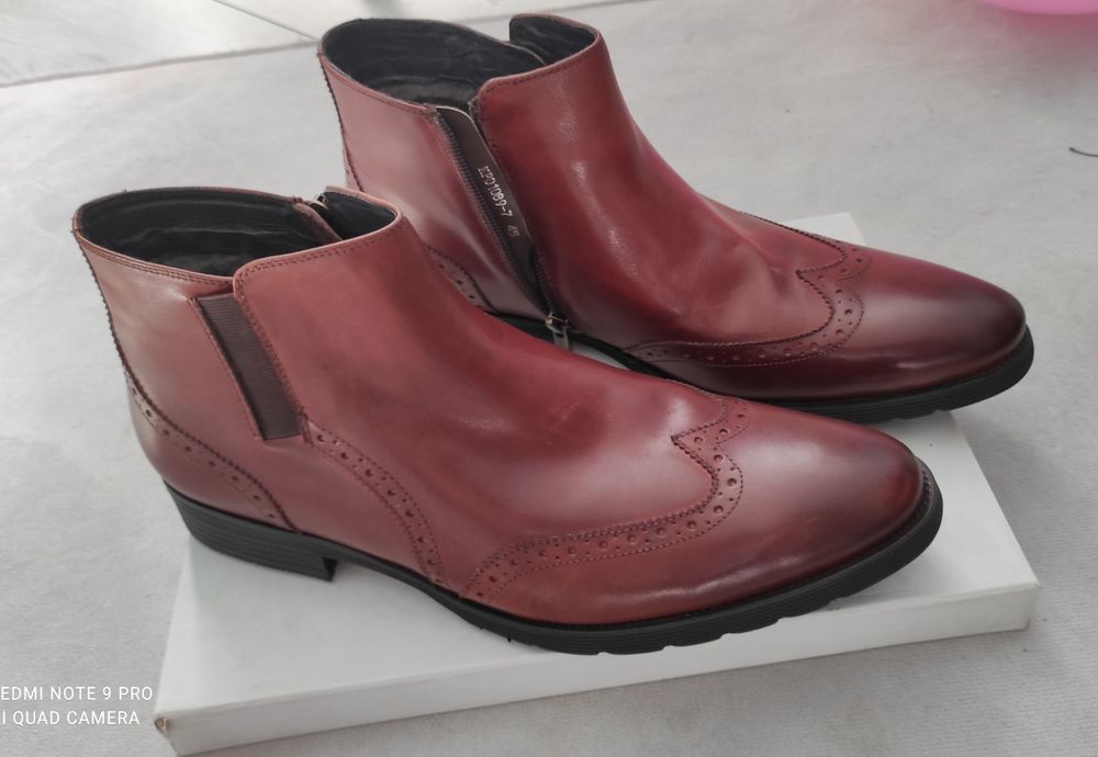 Продам новые зимние ботинки - сапоги премиум класса  45 размера