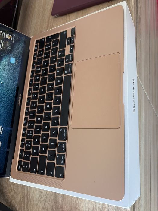 Apple MacBook Air 13" (2020) - Златен, пълен комплект
