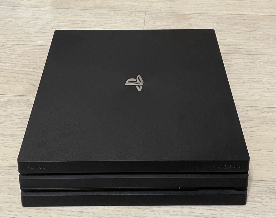 PlayStation 4 PRO (1000гб)