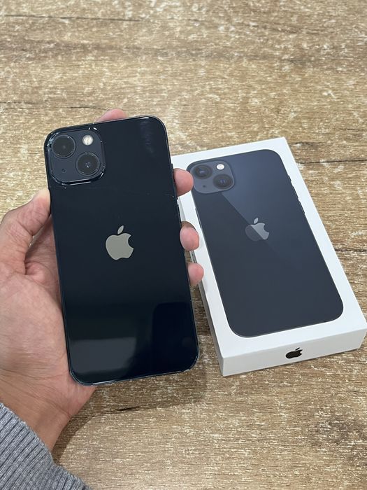 Телефон iPhone 13