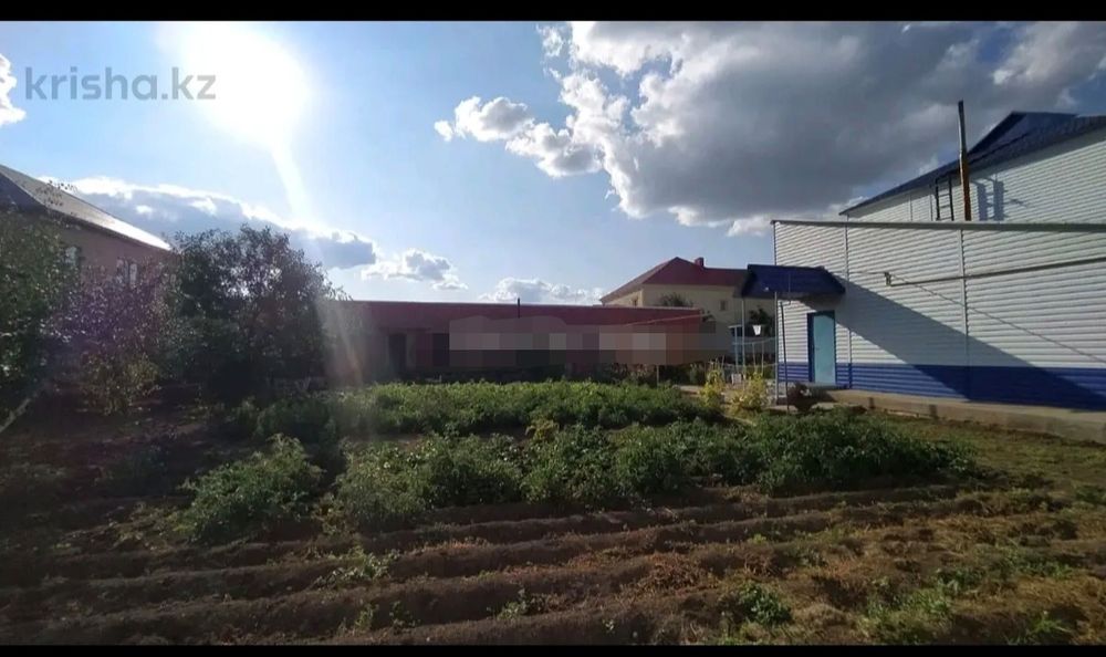 Продам двух этажный коттедж