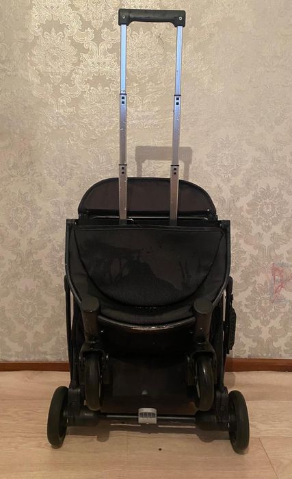 Продам Детскую Коляску. Быстро складывается.