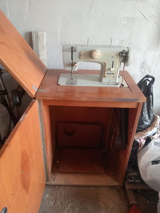 Мальва швейная машинка