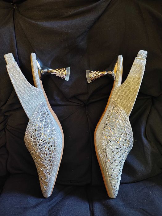 Sandale elegante cu sclipici și toc de 6 cm. NOI