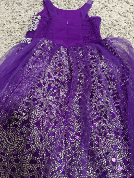 Шикарное платье для 8-10 лет