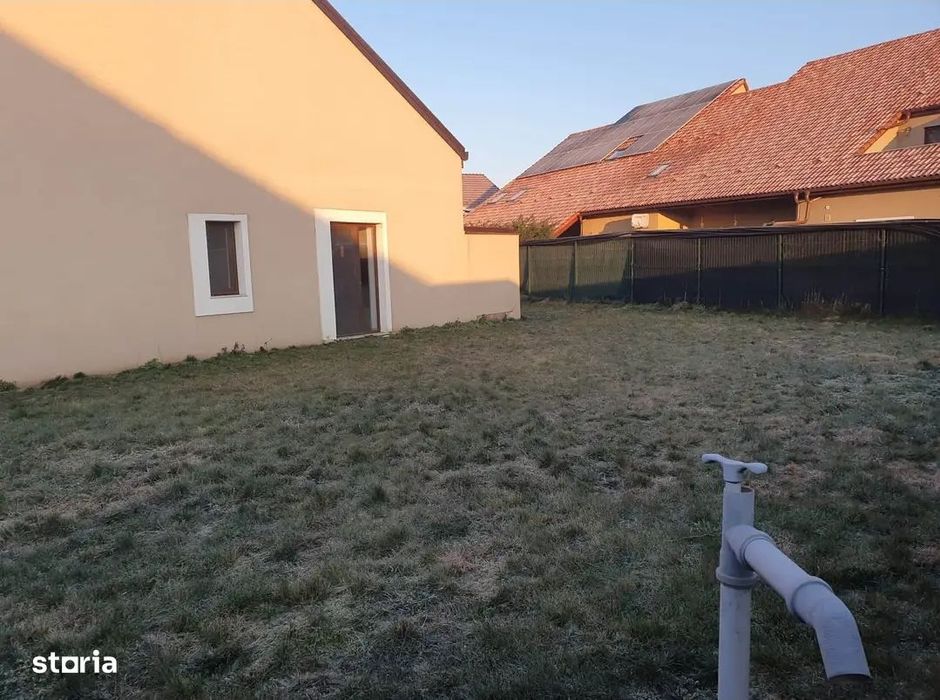 Casă cu garaj și aer condiționat în Moșnița Nouă