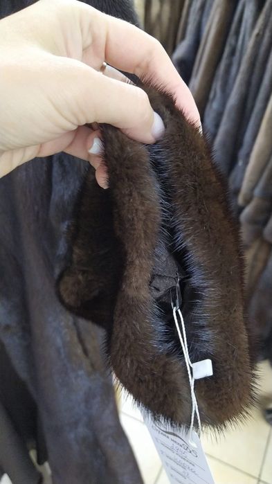 Продаётся женская шуба