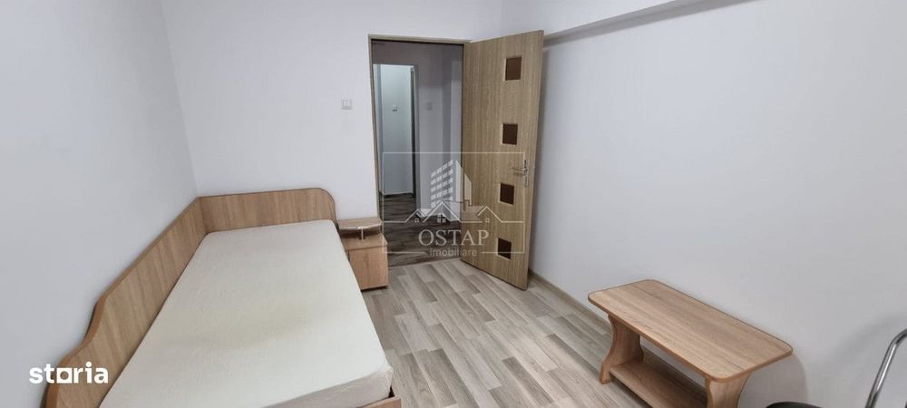 9 Mai - etajul 1 - apartament 3 camere decomandate - semimobilat
