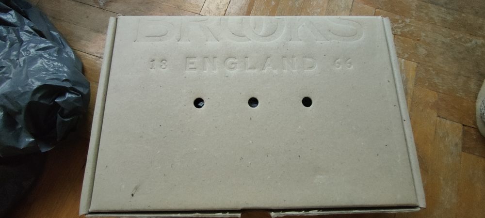 Две седалки/седалка  "Brooks" Cambium 17 кафява и "Brooks"prof.черна.