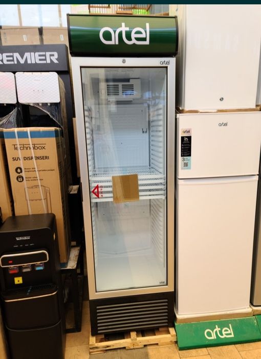 Витринный холодильник Artel HS474 380L