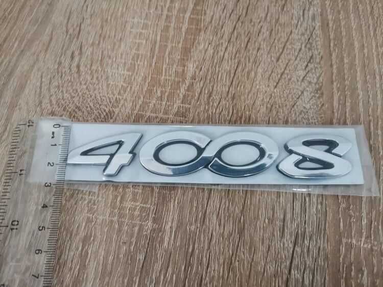 сребрист надпис Peugeot 4008