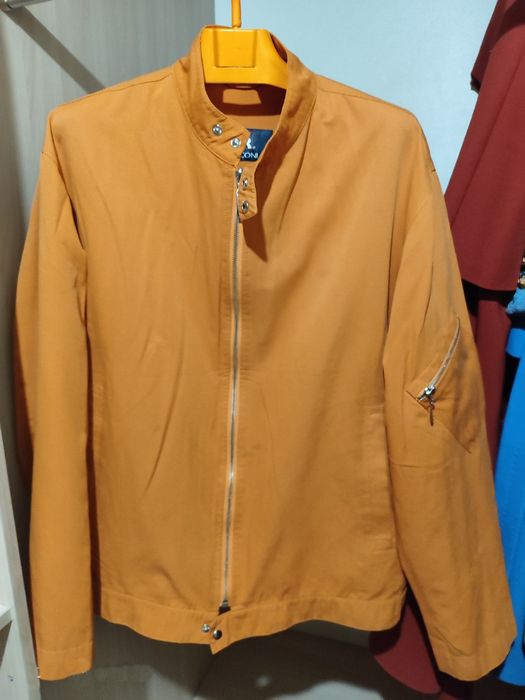 Лёгкая ветровка            .