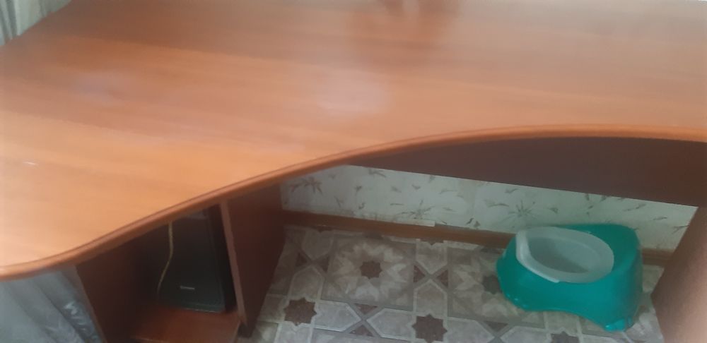 Продам стол для комьютера