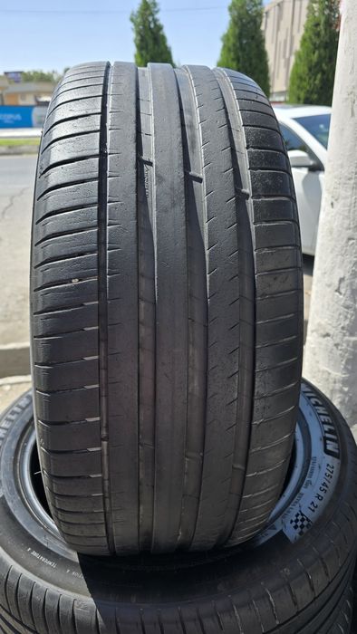 275/45/R21 Michelin