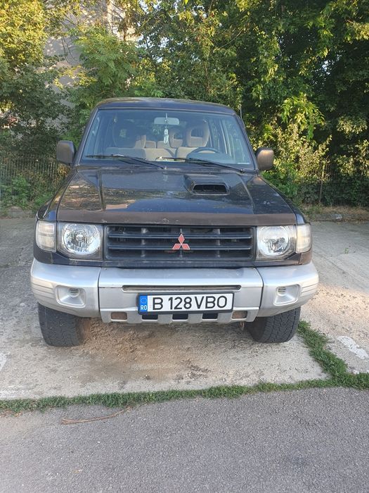 MITSUBISHI Pajero