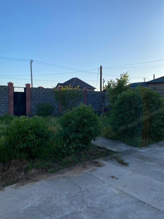 Үй сатылады 8 сотық жер