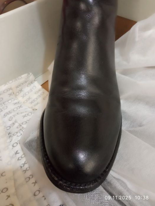 Сапоги демисезонные, кожаные.