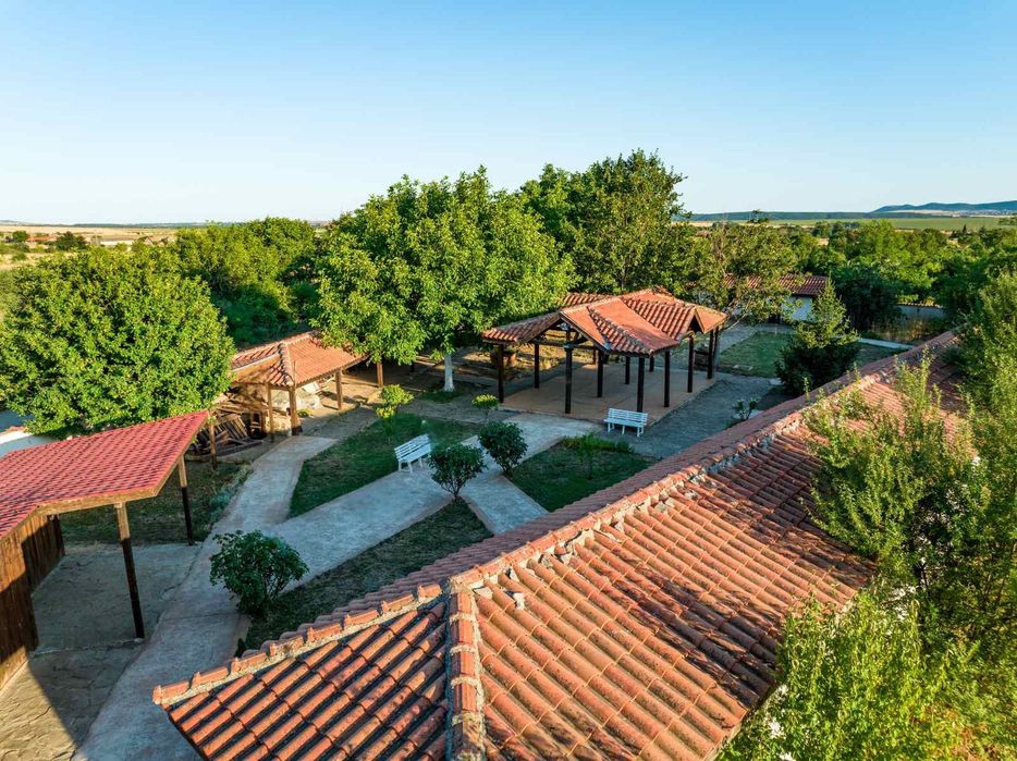 Продава се Хотел в с. Гюльовца, Област Бургас - 6842 кв.м за 391 €/кв.м - Снимка #17