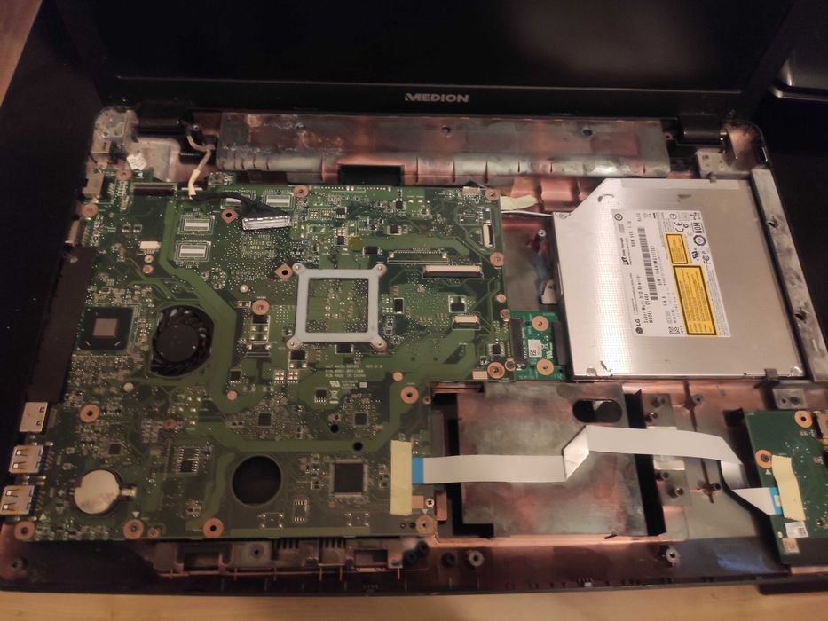 Medion Акoya E7220