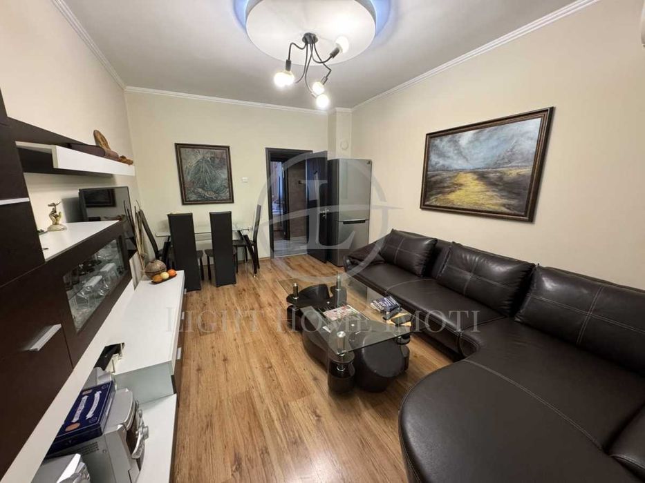 Продава се Тристаен апартамент в Пловдив, Кючук Париж - 60 кв.м за 2375 €/кв.м - Снимка #1