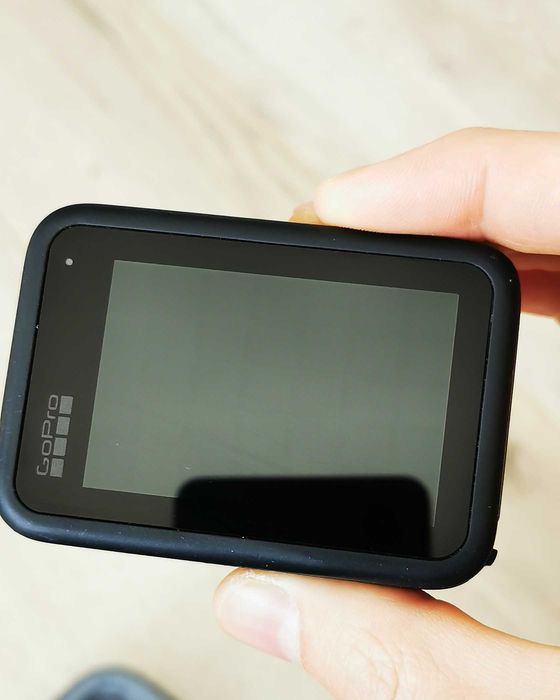 Vand GoPro 10 cu 4 baterii si accesorii