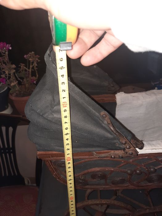 2 cărucioare papusi vintage unul mare și altul mic