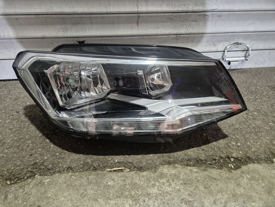 Десен фар VW Caddy Фолксваген Кади фарове